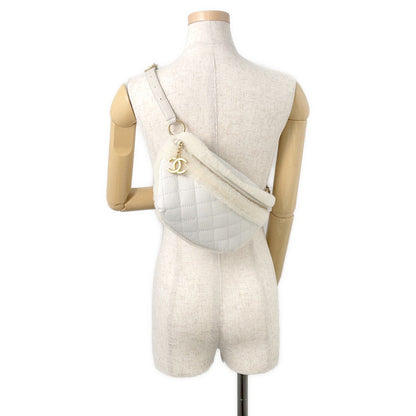 CHANEL Matelasse Crossbody Bag White/Ivory Leather Mouton