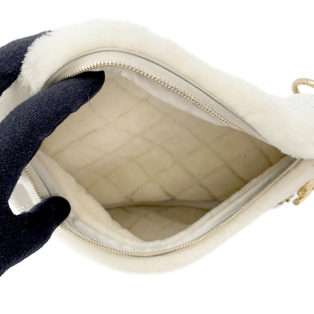 CHANEL Matelasse Crossbody Bag White/Ivory Leather Mouton