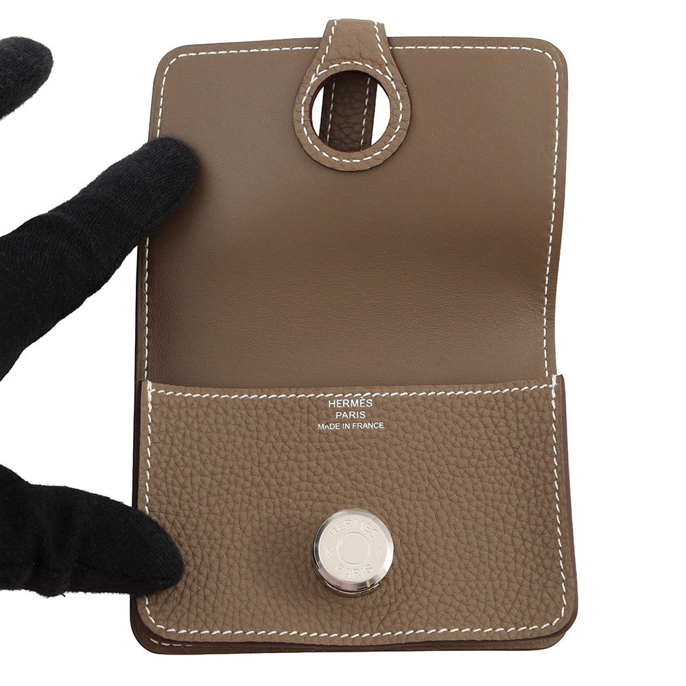 HERMES Dogon Card Case Etoupe Taurillon Clemence