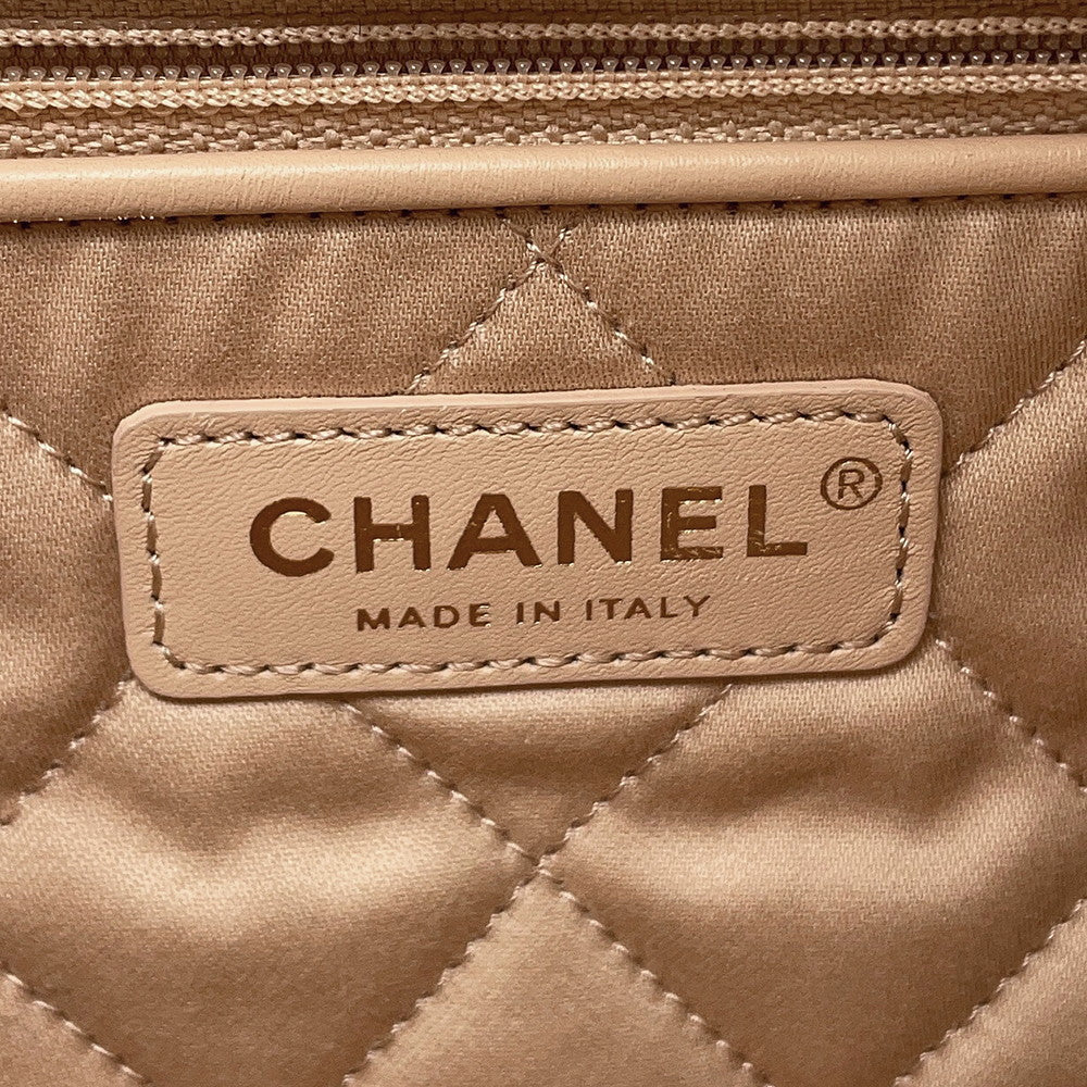 CHANEL CHANEL22 Handbag WhiteAS3260 Shiny Calf Leather Size Small