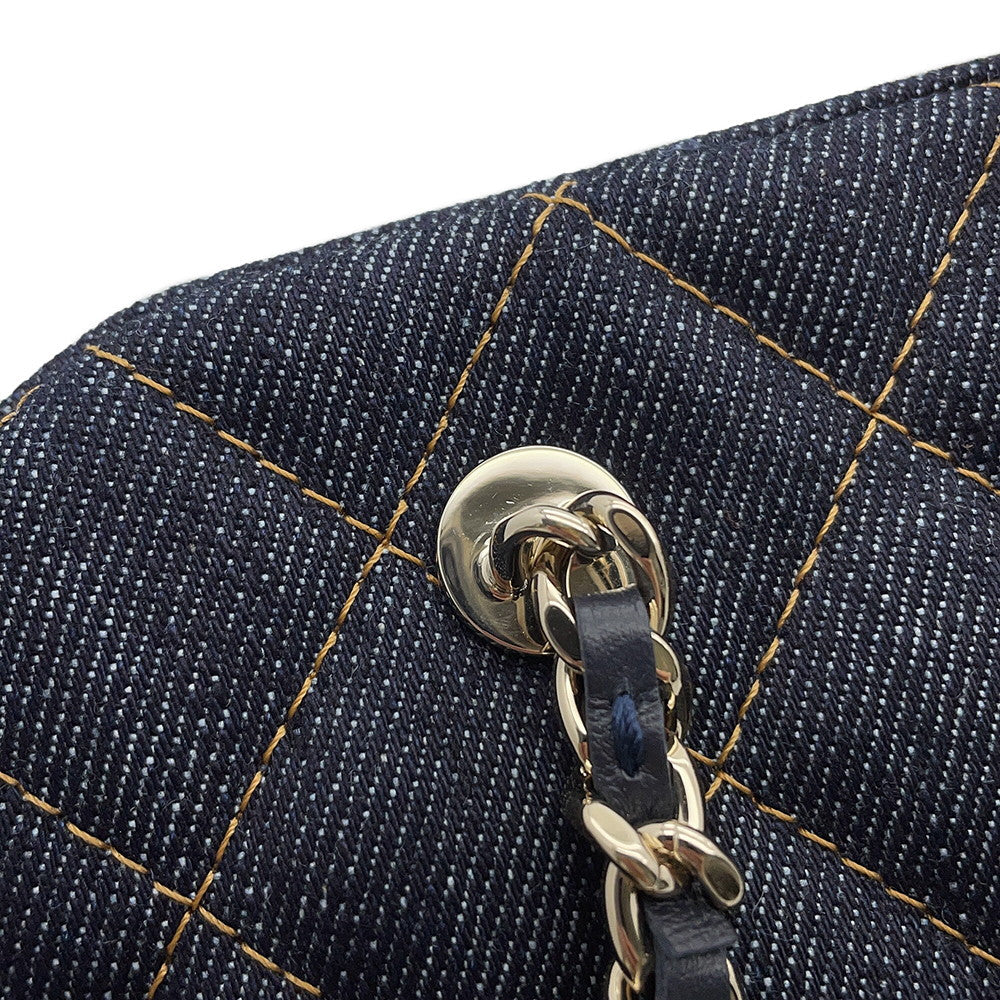 CHANEL CC Logo Matelasse ChainClutch NavyAP5092 Denim