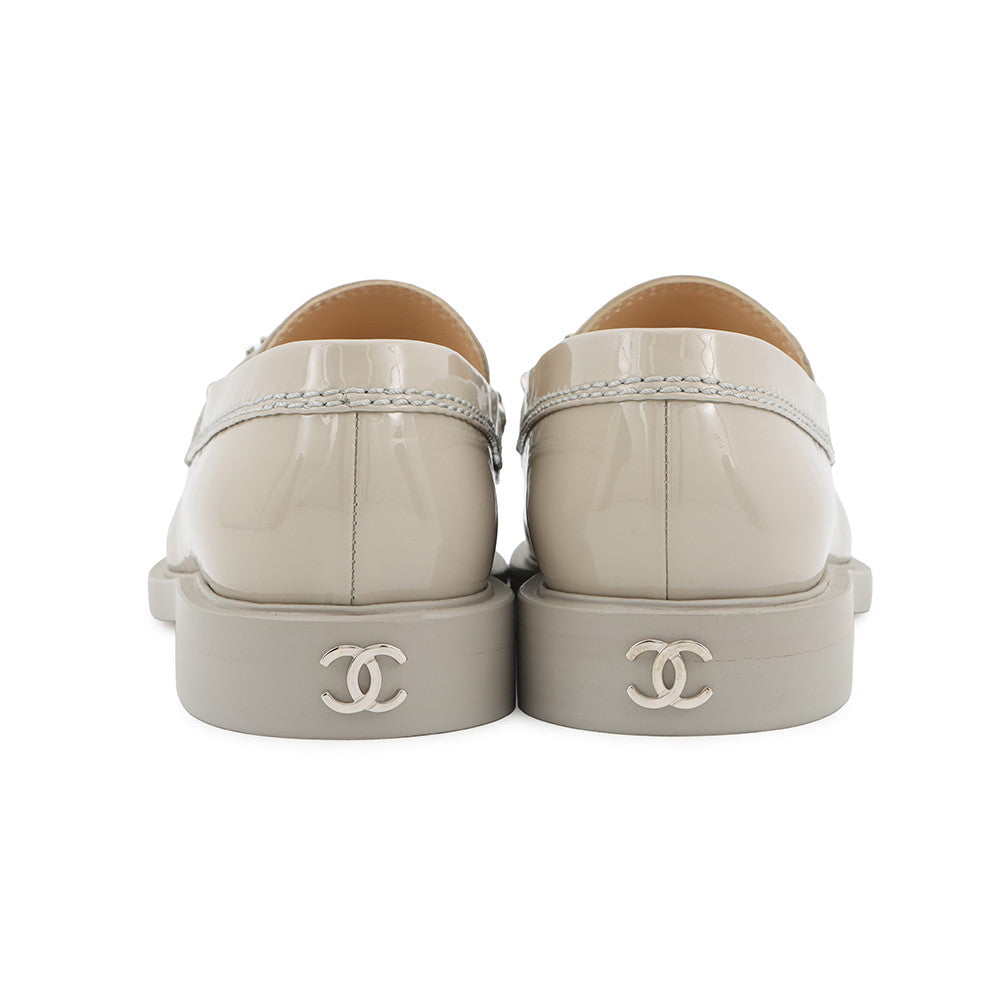 CHANEL Chain logo loafers Light GrayG37430 Patent Leather Size 37