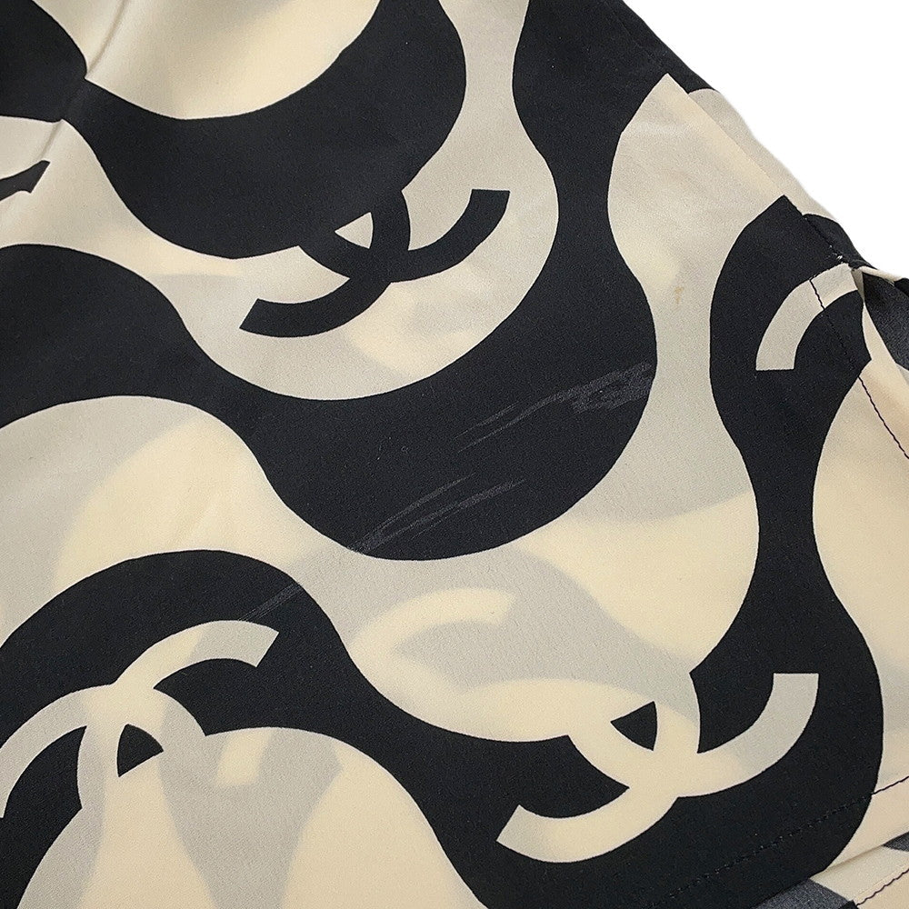 CHANEL CC Logo Wave Shirt Size 36 Cream/BlackP70211 Silk100%