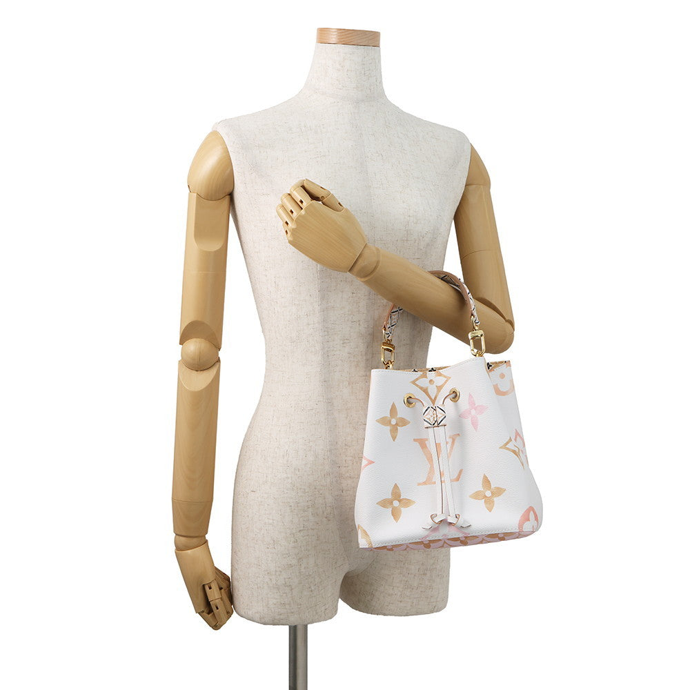 LOUIS VUITTON LV by the Pool Neonoe White/BeigeM22985 Monogram / Giant Size BB