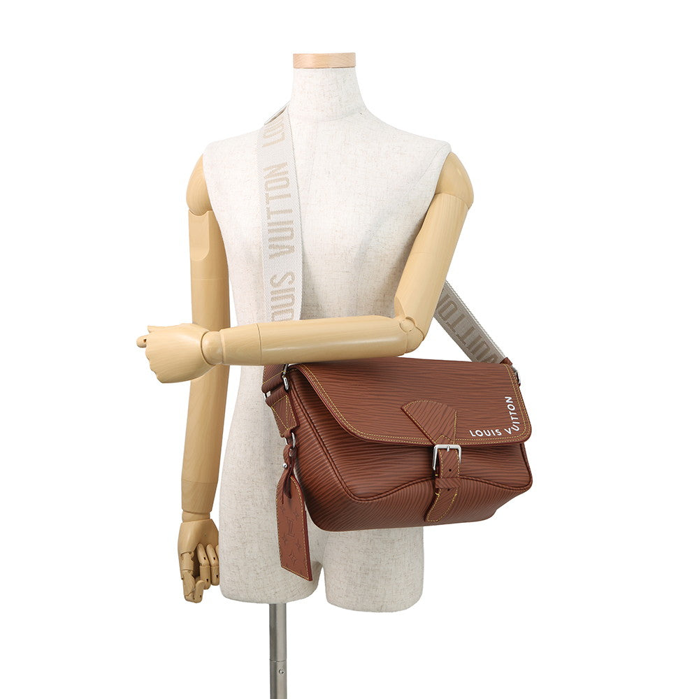 LOUIS VUITTON Montsouris Messenger BrownM23097 Epi XL Calf Leather