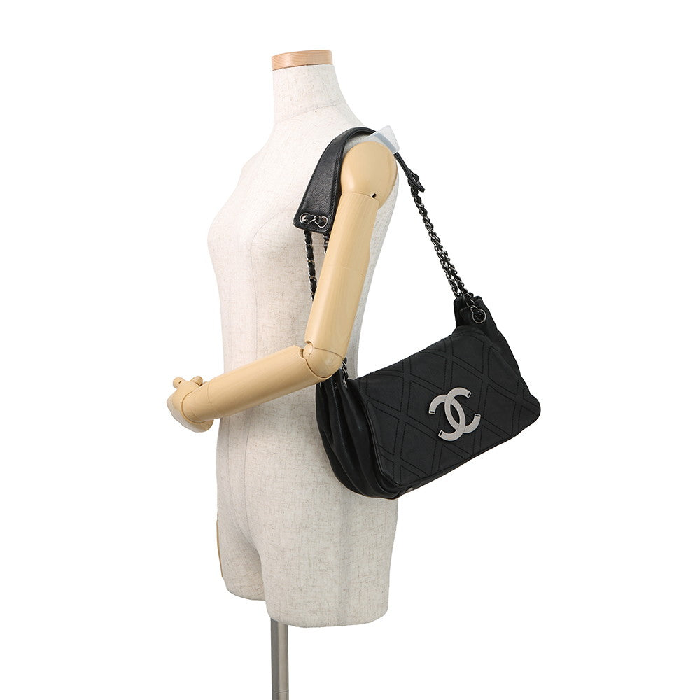 CHANEL CC Logo Chain Shoulder Bag Black Leather