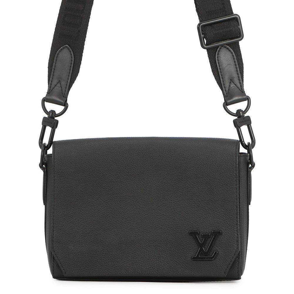 LOUIS VUITTON takeoff messenger NoirM24769 Cowhide Leather LV Aerogram Size PM