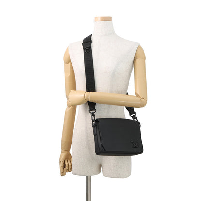 LOUIS VUITTON takeoff messenger NoirM24769 Cowhide Leather LV Aerogram Size PM