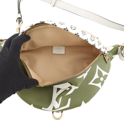 LOUIS VUITTON Bumbag Khaki/White/BeigeM44611 Monogram Monogram Giant