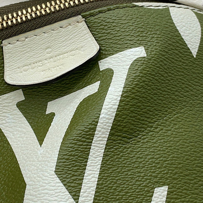 LOUIS VUITTON Bumbag Khaki/White/BeigeM44611 Monogram Monogram Giant