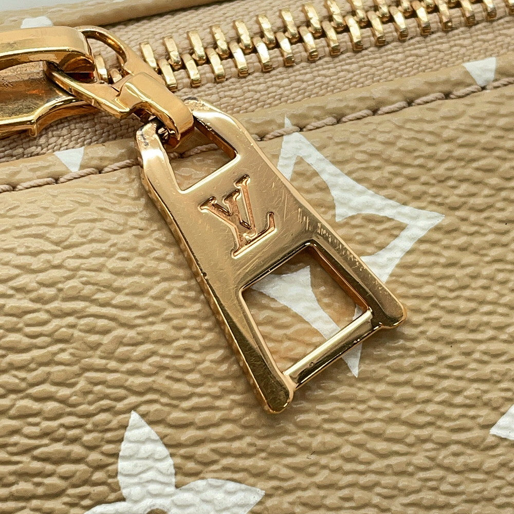 LOUIS VUITTON Bumbag Khaki/White/BeigeM44611 Monogram Monogram Giant