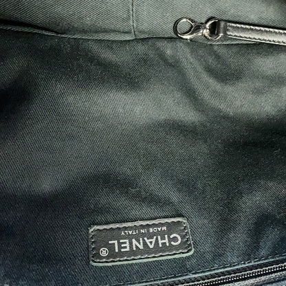CHANEL CC Logo Matelasse ChainTote Bag BlackA67292 Caviar Leather