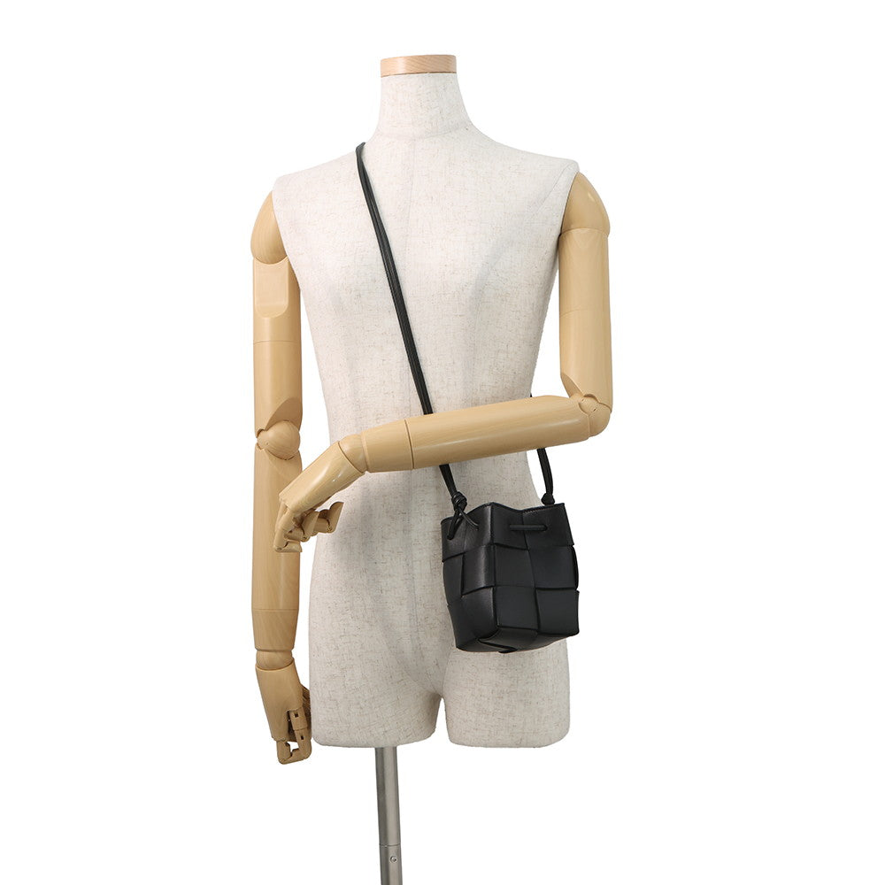 Bottega Veneta INTRECCIATO Cassette Bucket Bag Black680217VCQC48425 Lambskin Size Mini