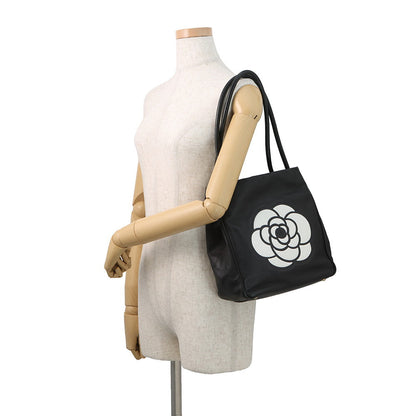 CHANEL Camellia Essential Tote Black/WhiteA20856 Lambskin