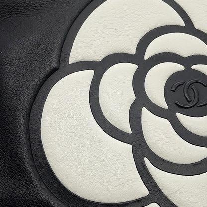 CHANEL Camellia Essential Tote Black/WhiteA20856 Lambskin