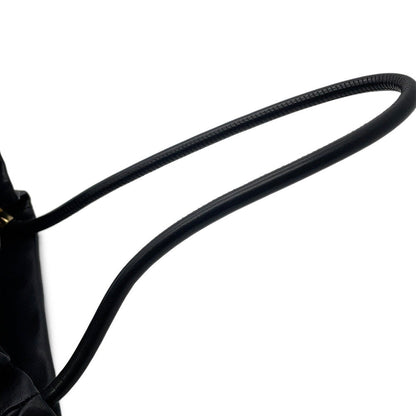 CHANEL Camellia Essential Tote Black/WhiteA20856 Lambskin