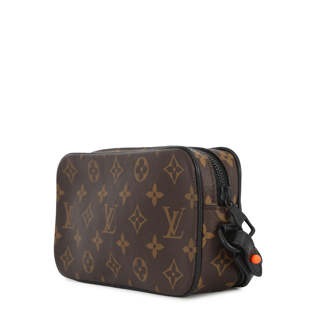 LOUIS VUITTON Pochette Volga NoirM44482 Monogram / Solar Powered Ray