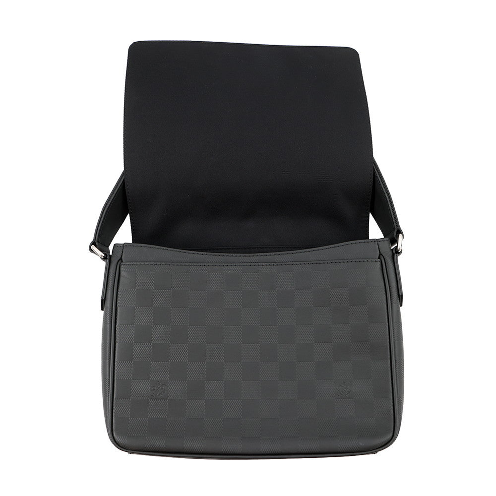 LOUIS VUITTON District NV3 NoirN42711 Damier Infini Leather Size PM