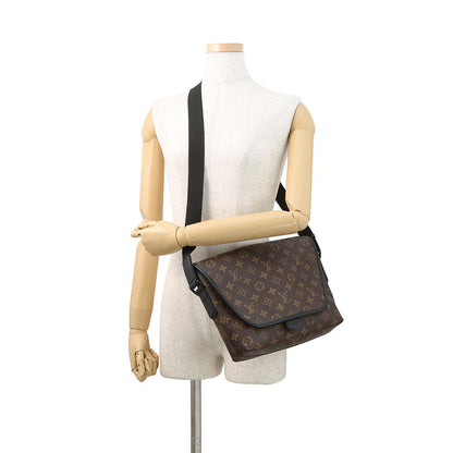 LOUIS VUITTON Magnetic messenger NoirM45557 Monogram Macassar Canvas