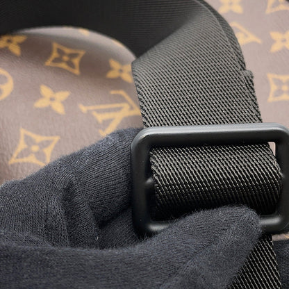 LOUIS VUITTON Magnetic messenger NoirM45557 Monogram Macassar Canvas