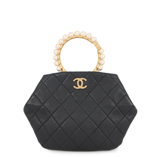 CHANEL Matelasse Pearl Handle Handbag BlackAS2609-B05967-94305 Lambskin Faux Pearl