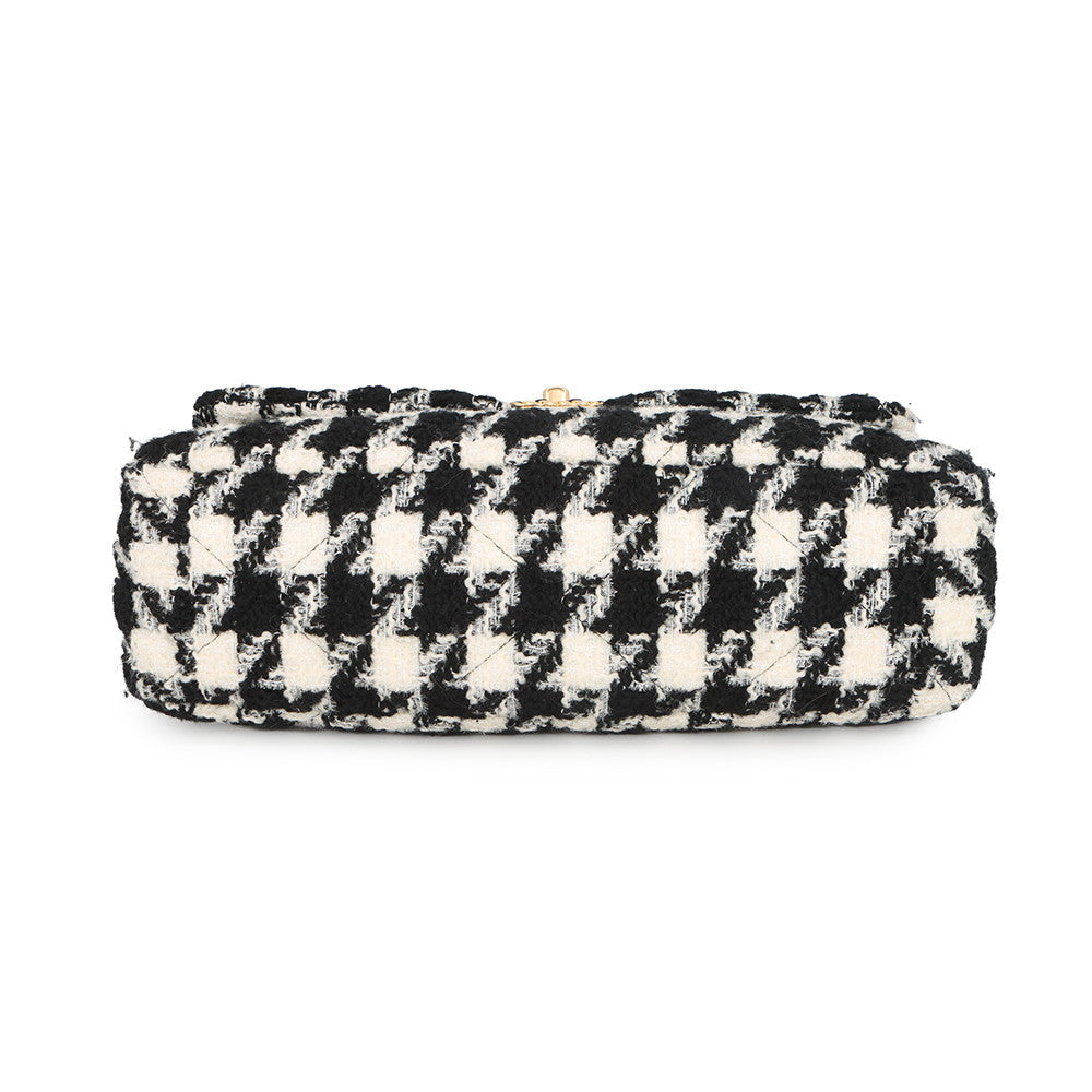 CHANEL CHANEL 19 Dixneuf Maxi Shoulder Bag White/BlackAS1162 Tweed