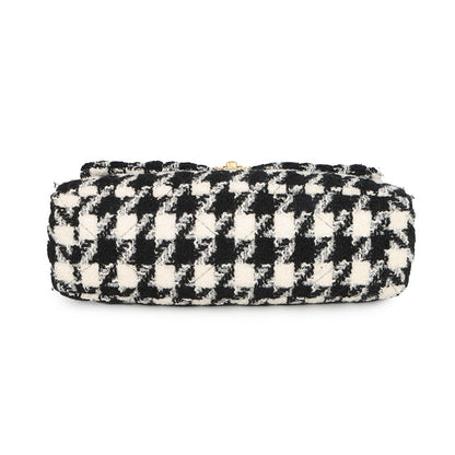 CHANEL CHANEL 19 Dixneuf Maxi Shoulder Bag White/BlackAS1162 Tweed