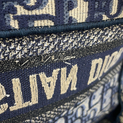 Dior Diorcamp Oblique Embroidery Shoulder Bag Navy/BeigeM1241ORIW_M928 Canvas Size Small