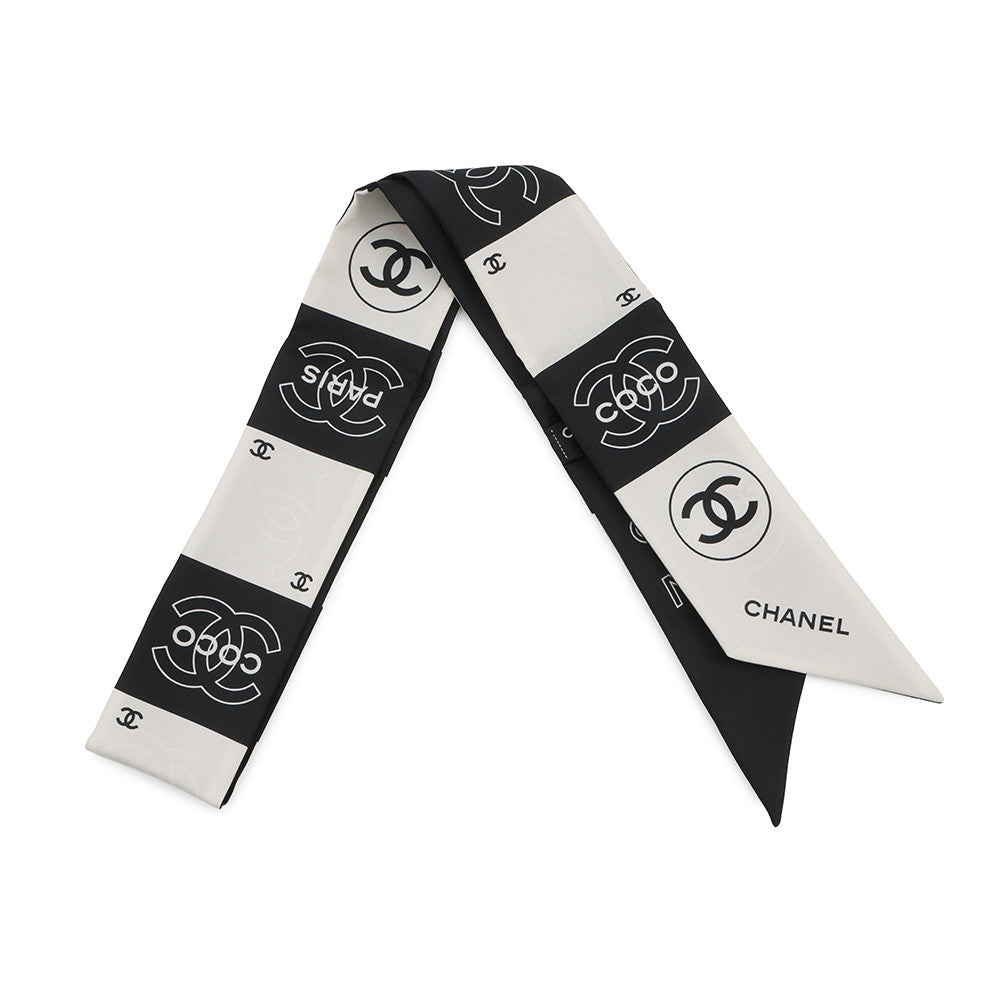 CHANEL CC Logo Scarf White/Black Silk100%
