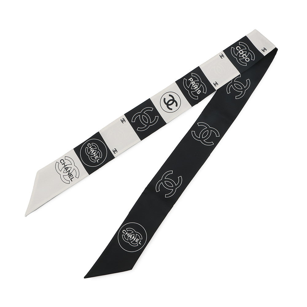 CHANEL CC Logo Scarf White/Black Silk100%
