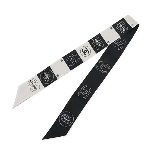 CHANEL CC Logo Scarf White/Black Silk100%