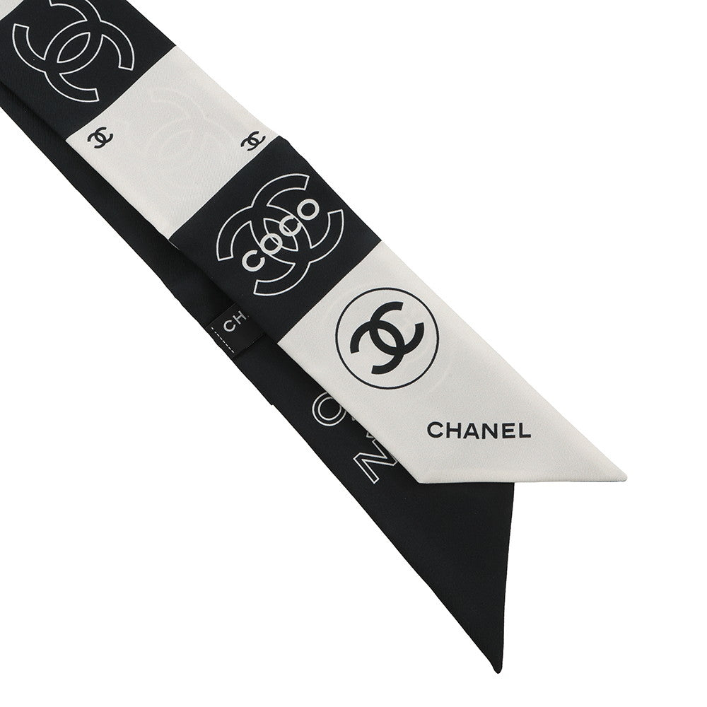 CHANEL CC Logo Scarf White/Black Silk100%