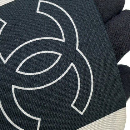 CHANEL CC Logo Scarf White/Black Silk100%