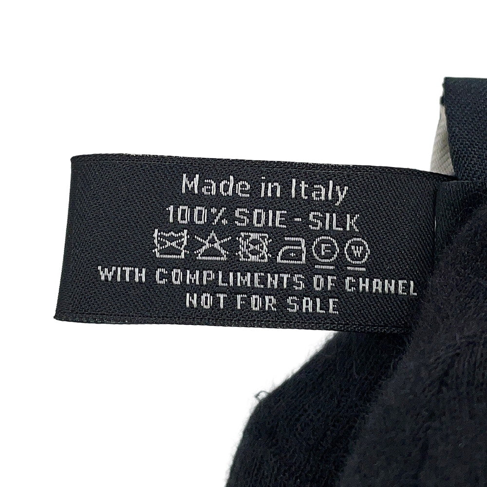 CHANEL CC Logo Scarf White/Black Silk100%