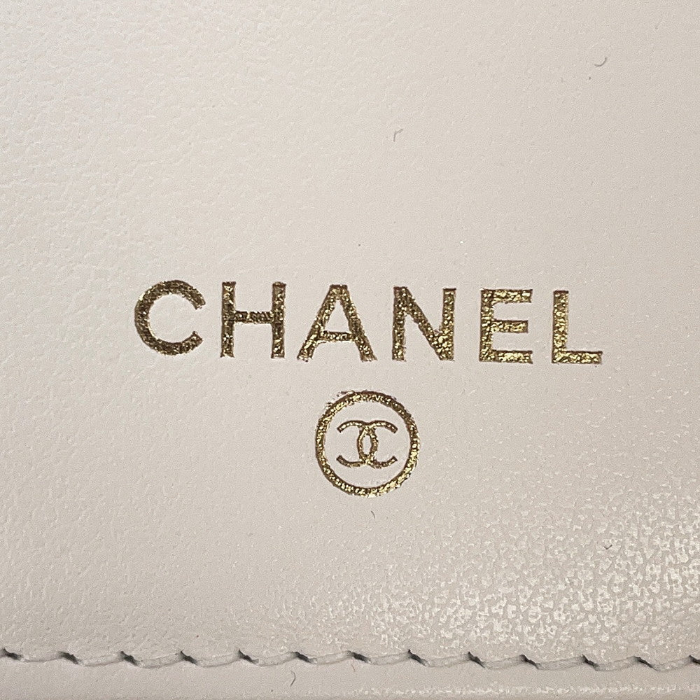 CHANEL Matelasse small wallet WhiteAP4564 Caviar Leather