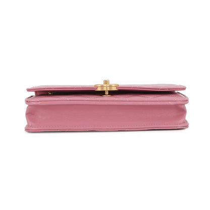 CHANEL Chain Wallet Turnlock PinkAP2289 Lambskin