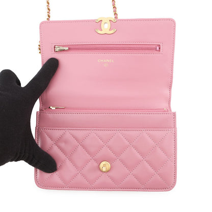 CHANEL Chain Wallet Turnlock PinkAP2289 Lambskin