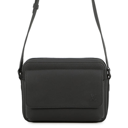 LOUIS VUITTON Boarding Messenger NoirM15265 Waxy Calf Leather