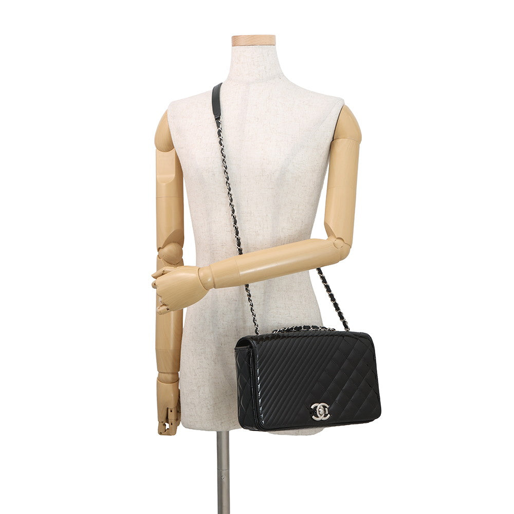 CHANEL Boy Chanel ChainShoulder Bag Black Enamel