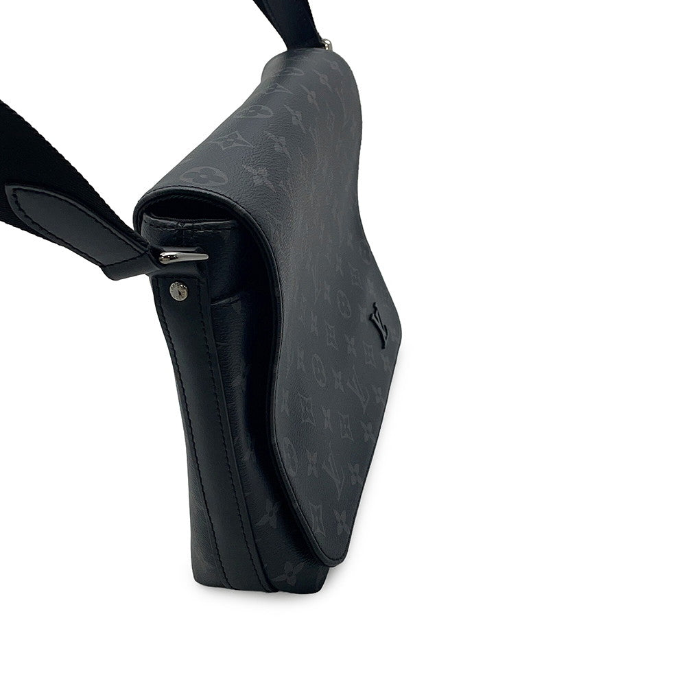 LOUIS VUITTON District NV2 NoirM45272 Monogram Eclipse Size PM