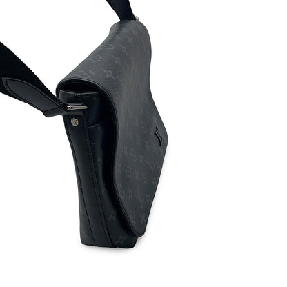 LOUIS VUITTON District NV2 NoirM45272 Monogram Eclipse Size PM