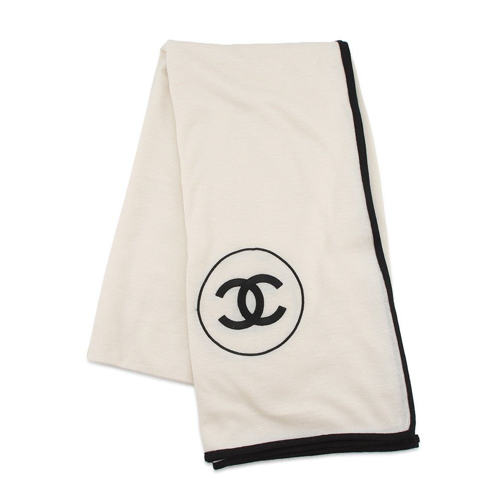 CHANEL CC Logo Stole Ivory/BlackA52032-X01249-C2666 Cashmere70% Silk30%
