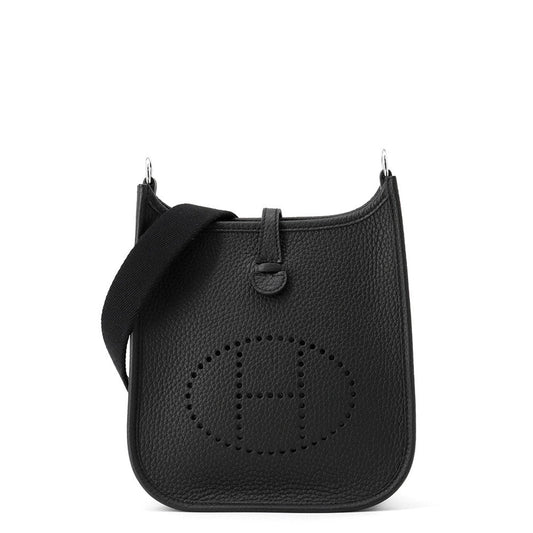HERMES Evelyne Long Black Taurillon Clemence Size TPM