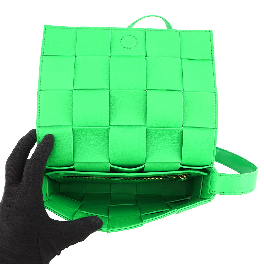 Bottega Veneta Maxi INTRECCIATO Cassette Shoulder Parakeet Leather