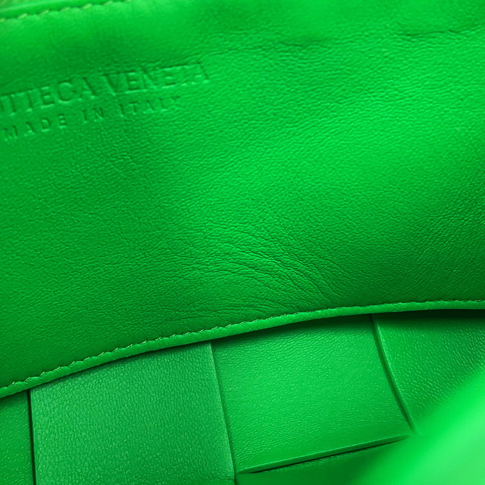 Bottega Veneta Maxi INTRECCIATO Cassette Shoulder Parakeet Leather