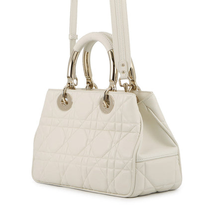 Dior Lady 95.22 lattéM0699OVJX_M030 Calf Leather Size Medium