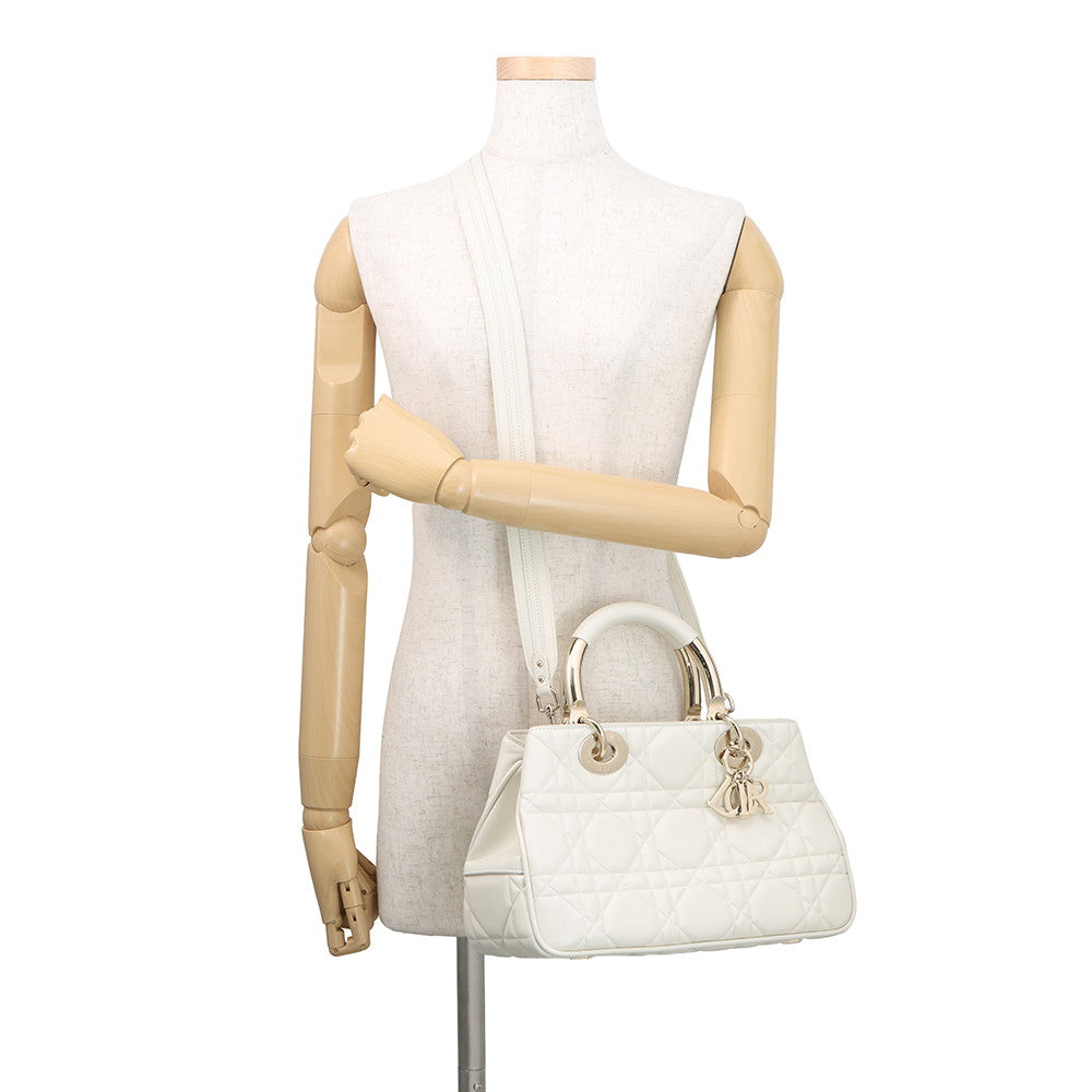 Dior Lady 95.22 lattéM0699OVJX_M030 Calf Leather Size Medium