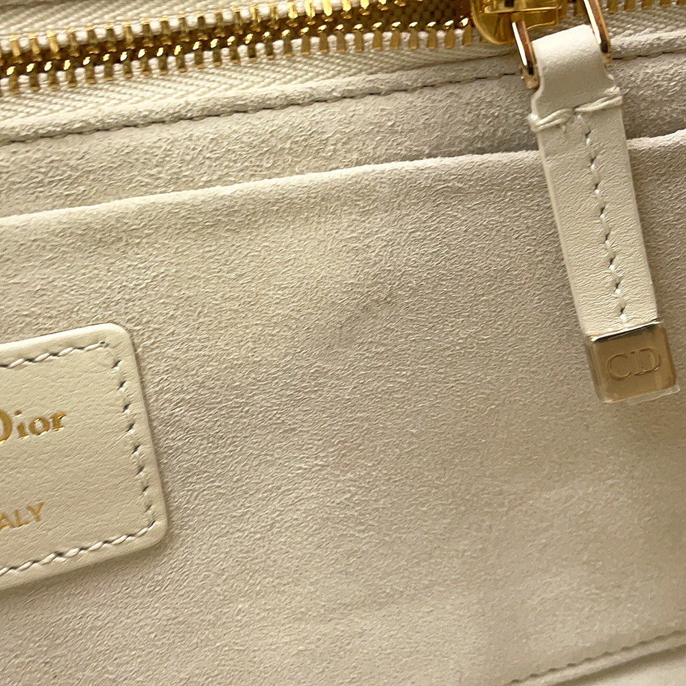 Dior Lady 95.22 lattéM0699OVJX_M030 Calf Leather Size Medium