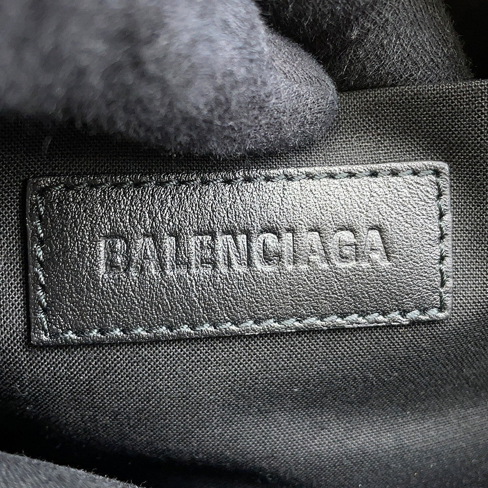 BALENCIAGA BB Logo Clutch Bag Black695537 pile