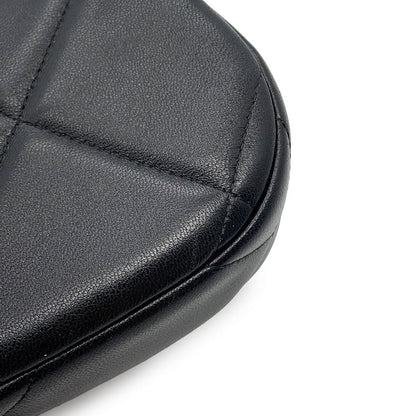CHANEL CHANEL19 Matelasse SmallHobo Bag BlackAP3676 Lambskin